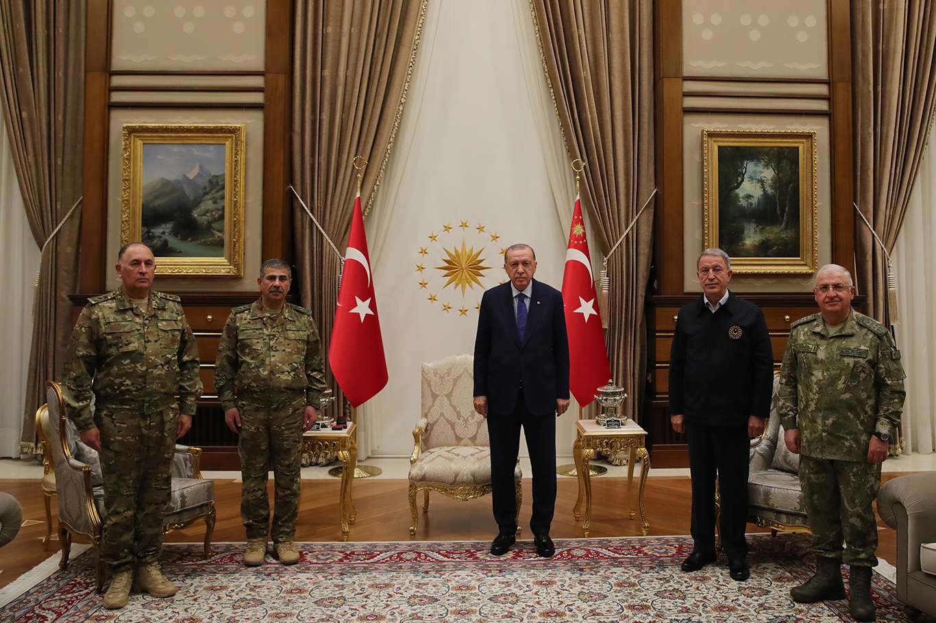 Erdoğan, Azerbaycan Savunma Bakanı Hasanov ve Genelkurmay Başkanı Veliyev’i kabul etti